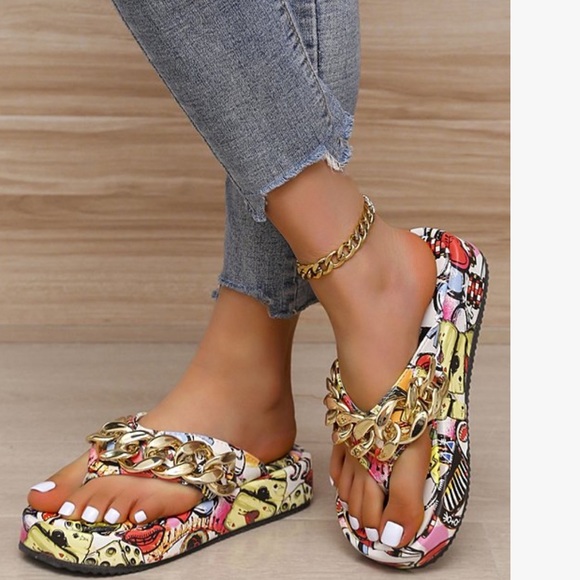 Chain wedge sandal - Picture 3 of 7